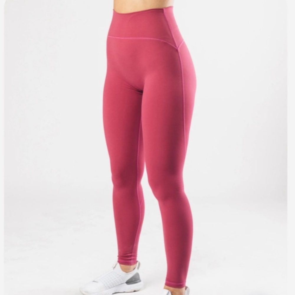 COPY - Alphalete Surface Elevation Legging in Pink